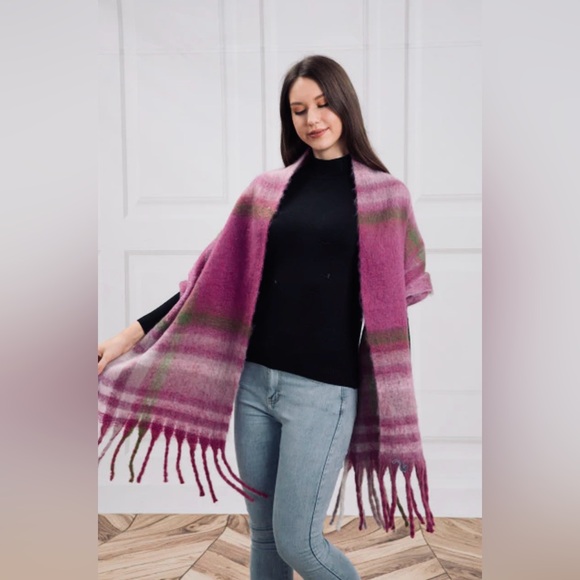 NWT Just Cozy blanket scarf - Picture 7 of 9